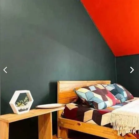 леосфера Hostel