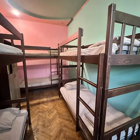 Hostel леосфера